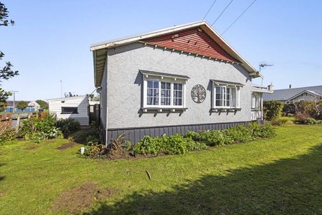 Photo of property in 21 Egmont Street, Patea, 4520