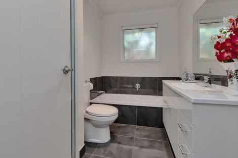 Photo of property in 2 Ocean View Rise, Ruakaka, 0116