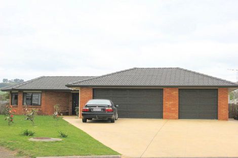 Photo of property in 8 Oribi Place, Whitianga, 3510