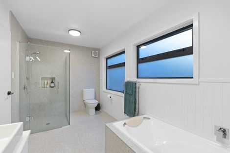 Photo of property in 12a Ridge Lane, New Plymouth, 4310