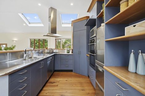 Photo of property in 22 Homewood Crescent, Karori, Wellington, 6012