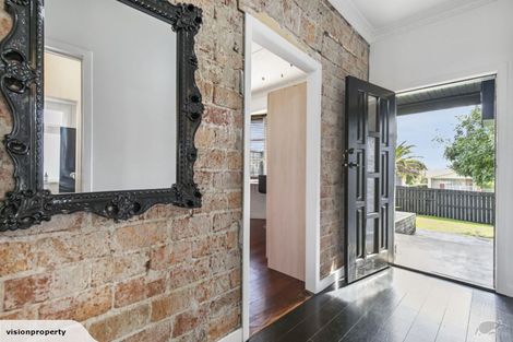 Photo of property in 142 Titirangi Road, New Lynn, Auckland, 0600