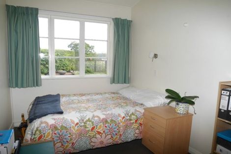 Photo of property in 152 Kelburn Parade, Kelburn, Wellington, 6012