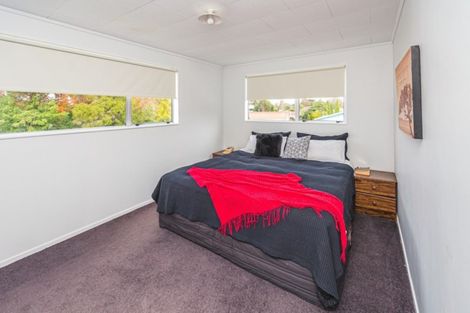 Photo of property in 2 Photinia Place, Aramoho, Whanganui, 4500