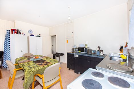 Photo of property in 84 Great South Road, Huntly, 3700