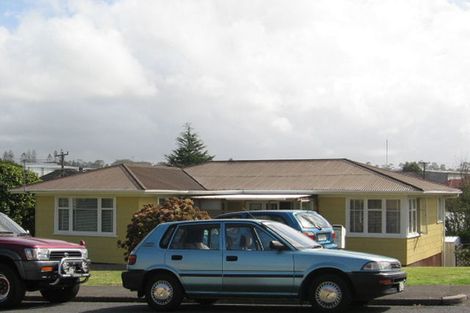 Photo of property in 35 Barbary Avenue, Kelston, Auckland, 0602