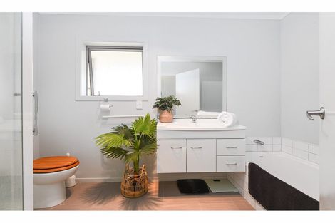 Photo of property in 38/64 Kawaha Point Road, Kawaha Point, Rotorua, 3010