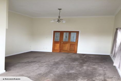 Photo of property in 2/142 Rongotai Road, Kilbirnie, Wellington, 6022