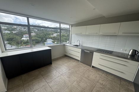 Photo of property in 22 Tiketike Way, Brooklyn, Wellington, 6021