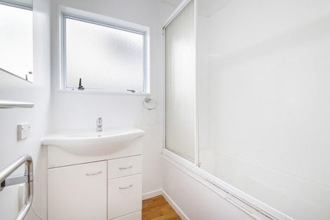 Photo of property in 2/7 Taurus Crescent, Beach Haven, Auckland, 0626