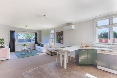 Photo of property in 106 Meeanee Road, Taradale, Napier, 4112