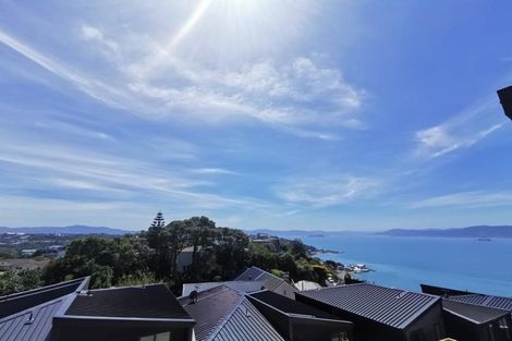 Photo of property in 2/80 Seatoun Heights Road, Seatoun, Wellington, 6022