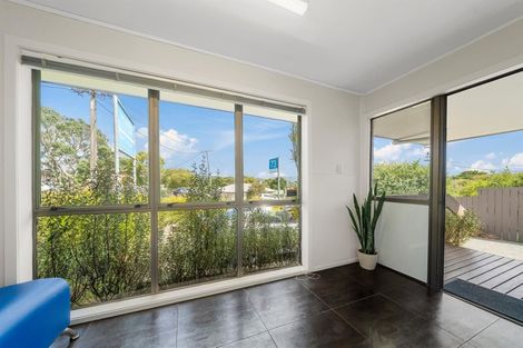 Photo of property in 73 West Coast Road, Glen Eden, Auckland, 0602