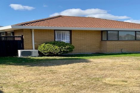 Photo of property in 2/7 Clipston Place, Halswell, Christchurch, 8025