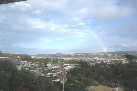 Photo of property in 37 Tio Tio Road, Miramar, Wellington, 6022