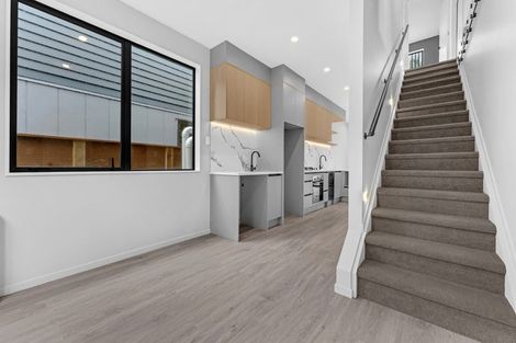 Photo of property in 2 Kama Place, Sunnynook, Auckland, 0620