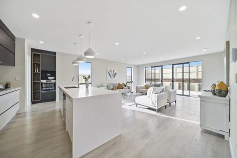 Photo of property in 73 Hayfield Way, Karaka, Papakura, 2113