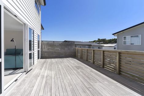 Photo of property in 6/20 Glanmire Road, Newlands, Wellington, 6037