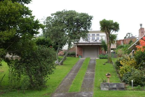 Photo of property in 4 Kelly Place, Cockle Bay, Auckland, 2014