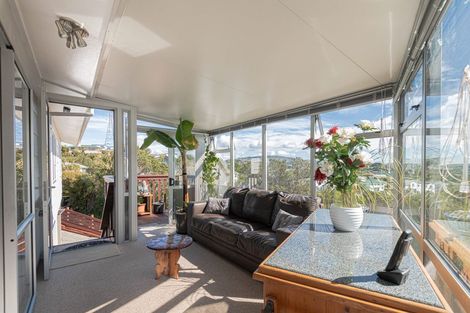 Photo of property in 56 Colchester Crescent, Newlands, Wellington, 6037