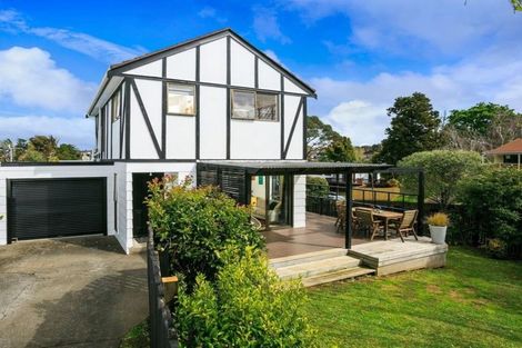 Photo of property in 2/7 Wilkinson Way, Browns Bay, Auckland, 0630