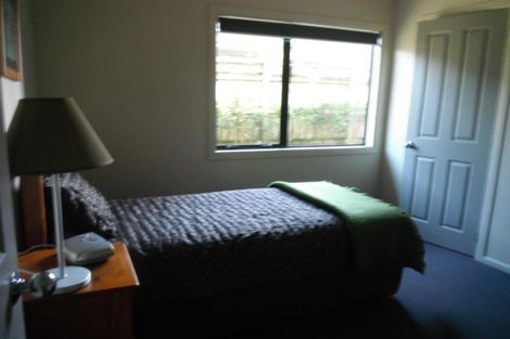 Photo of property in 2 Kawaroa Close, New Plymouth, 4310