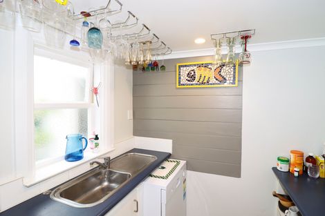 Photo of property in 6 Victoria Street, Carterton, 5713