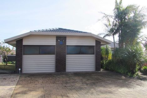 Photo of property in 6 Jim Rhind Place, Pahurehure, Papakura, 2113