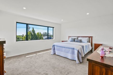 Photo of property in 3f Honeyfield Drive, Whalers Gate, New Plymouth, 4310