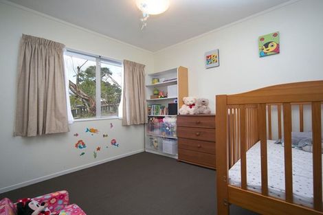 Photo of property in 20 Imperial Place, Henderson, Auckland, 0612