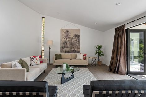 Photo of property in 52 Walter Road, Lowry Bay, Lower Hutt, 5013