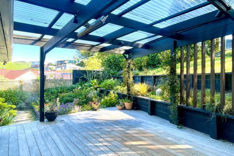 Photo of property in 15 Montreal Grove, Kingston, Wellington, 6021