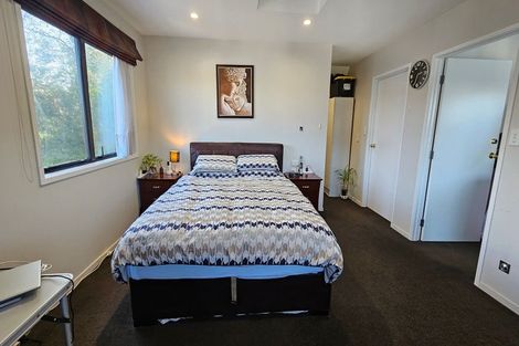 Photo of property in 19a Crystal Avenue, Glendene, Auckland, 0602