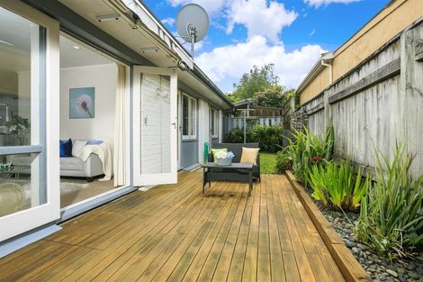 Photo of property in 2/7 Richards Avenue, Forrest Hill, Auckland, 0620