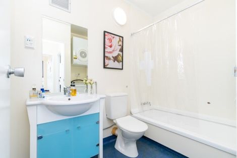 Photo of property in Hobson Court Flats, 55/70 Hobson Street, Thorndon, Wellington, 6011