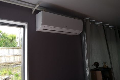 Photo of property in 49 Rua Road, Glen Eden, Auckland, 0602