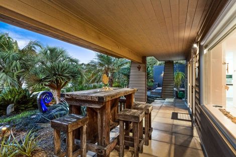 Photo of property in 12 Chelverton Terrace, Red Beach, 0932