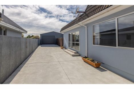Photo of property in 213 Estuary Road, South New Brighton, Christchurch, 8062