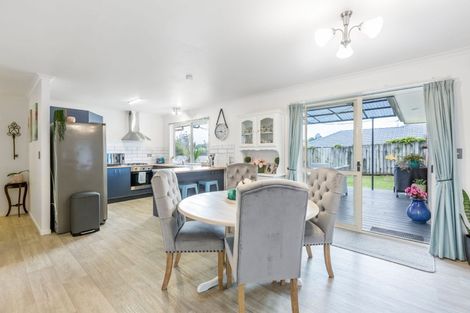 Photo of property in 58 Rivervale Grove, Stanmore Bay, Whangaparaoa, 0932