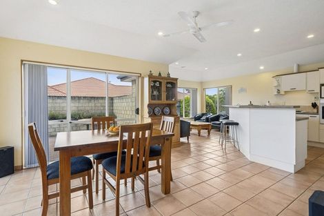 Photo of property in 21 Kotuku Drive, Paraparaumu Beach, Paraparaumu, 5032