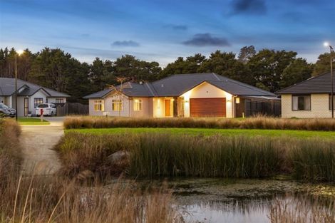 Photo of property in 21 Kahika Grove, Huapai, Kumeu, 0810