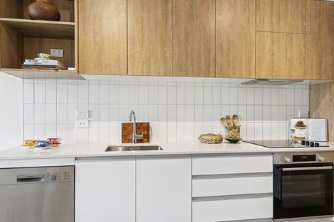 Photo of property in 4/63 Tiketike Way, Brooklyn, Wellington, 6021