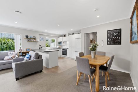 Photo of property in 18 Nirmal Place, Sunnyvale, Auckland, 0612