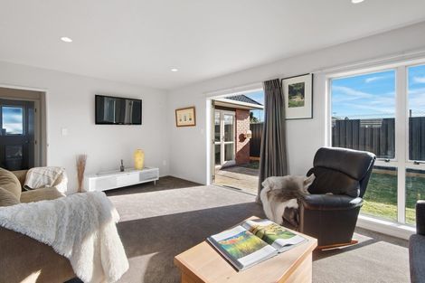 Photo of property in 2/111 Harris Crescent, Papanui, Christchurch, 8053