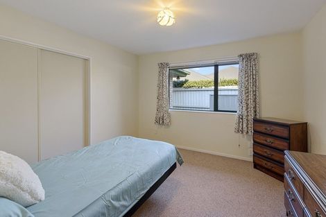 Photo of property in 31 Providence Place, Redwood, Christchurch, 8051