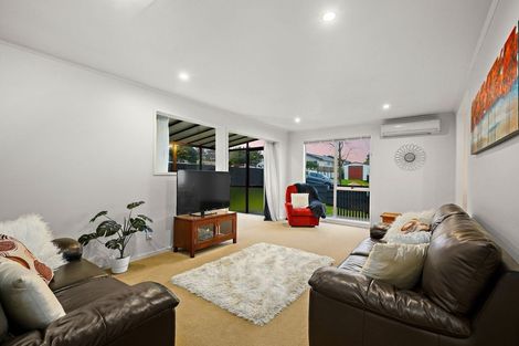 Photo of property in 13 Cushla Place, Massey, Auckland, 0614