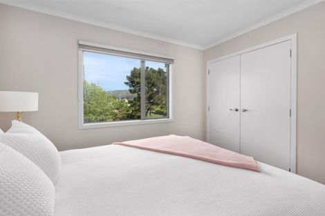 Photo of property in 17a Gloucester Street, Cannons Creek, Porirua, 5024