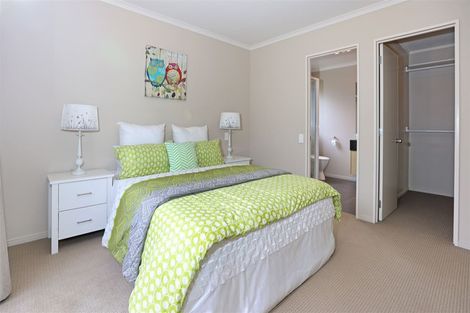 Photo of property in 12 Peachstone Lane, Henderson, Auckland, 0612