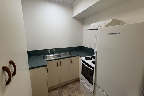 Photo of property in 4/2a Spencer Place, Merrilands, New Plymouth, 4312