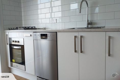 Photo of property in 2b Sunhaven Drive, Newlands, Wellington, 6037